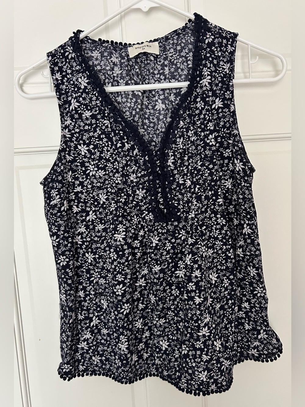 Navy Floral V-Neck Sleeveless Camisole